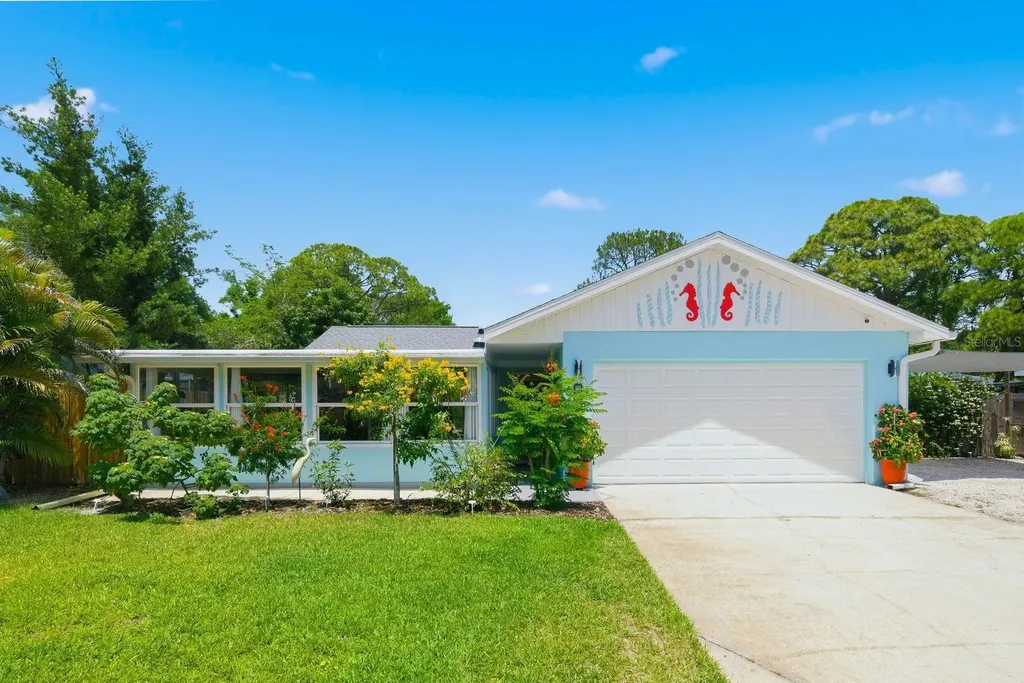 2221 Coronada Way S St Petersburg FL 33712