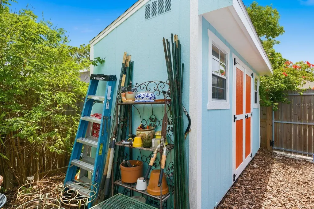 2221 Coronada Way S St Petersburg FL 33712