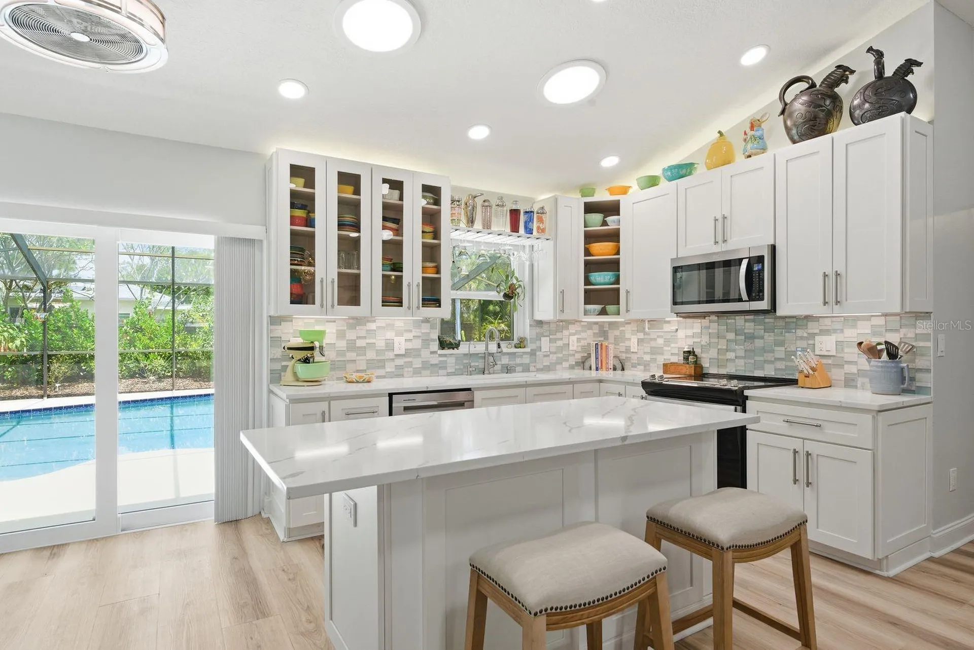 2221 Coronada Way S St Petersburg FL 33712