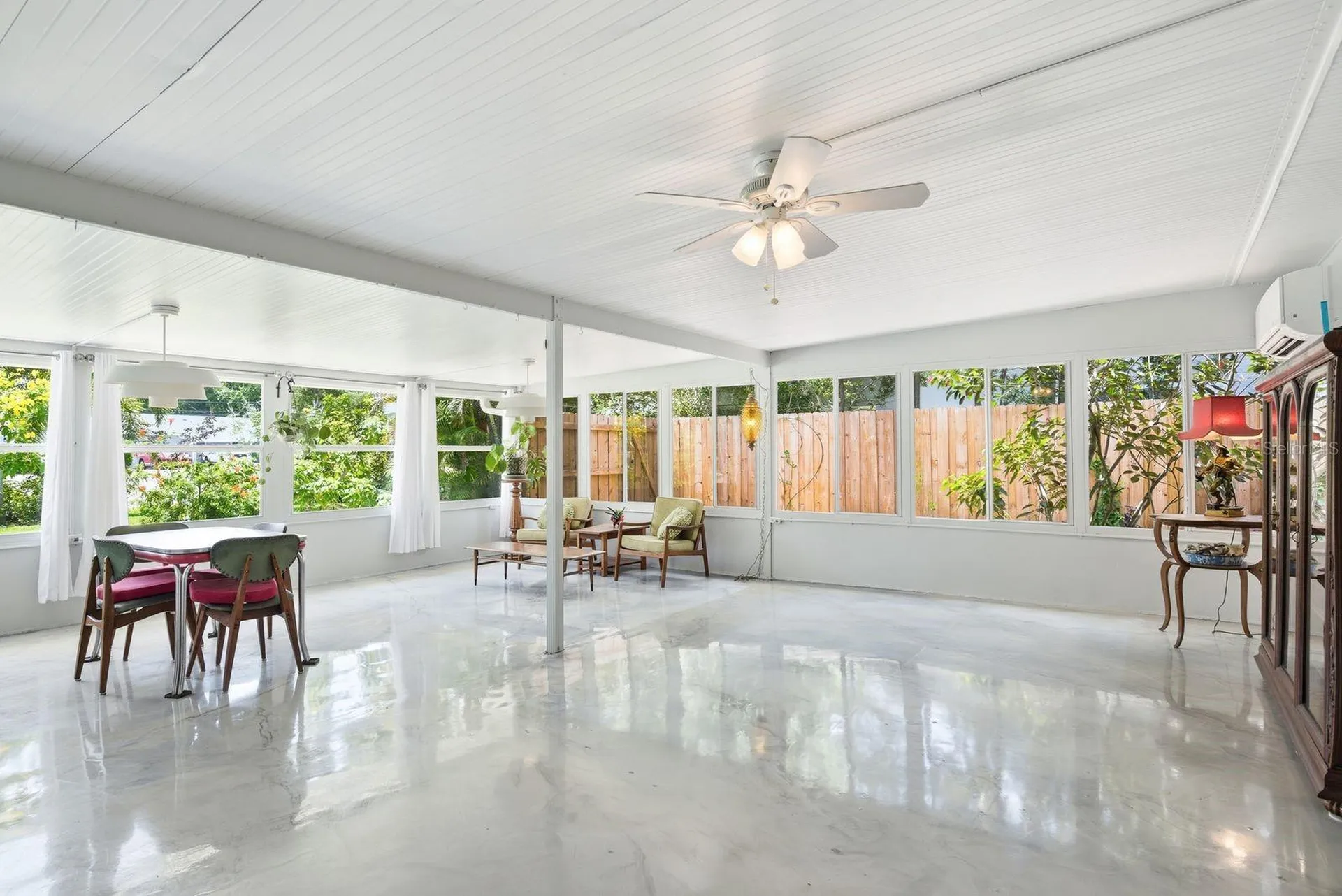 2221 Coronada Way S St Petersburg FL 33712