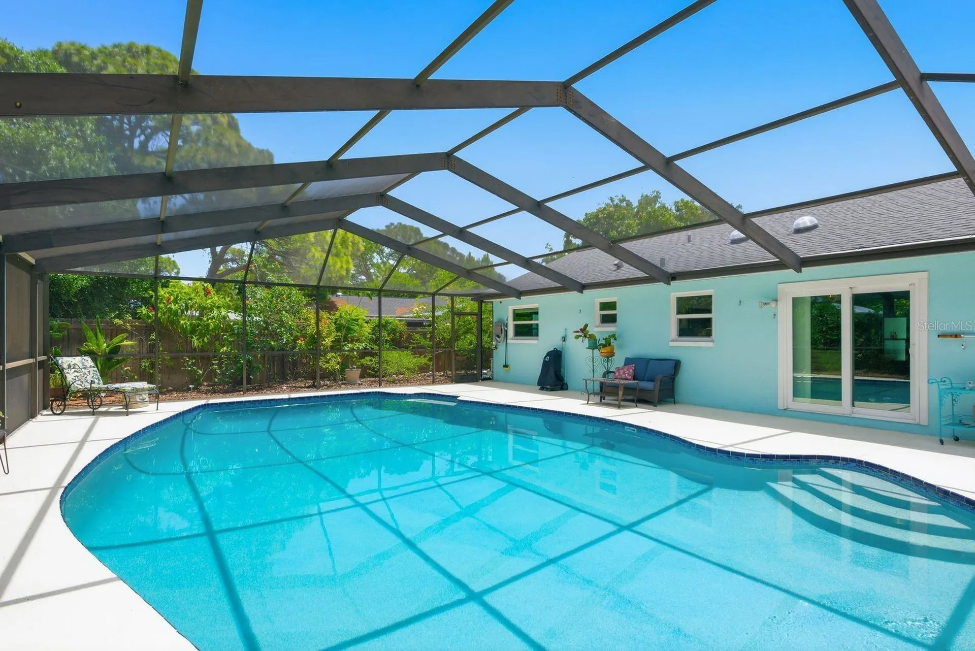 2221 Coronada Way S St Petersburg FL 33712