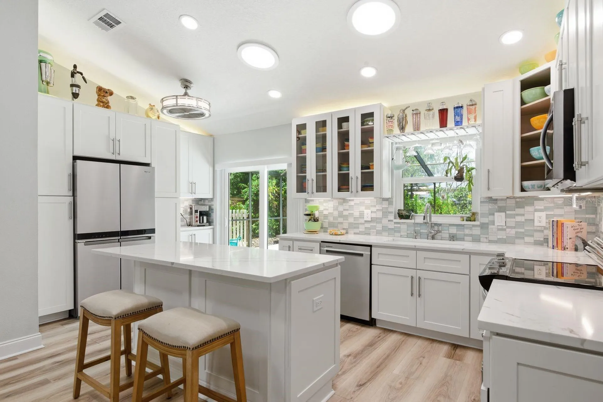 2221 Coronada Way S St Petersburg FL 33712