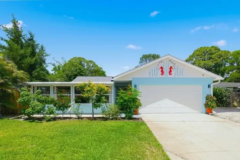 2221 Coronada Way S St Petersburg FL 33712