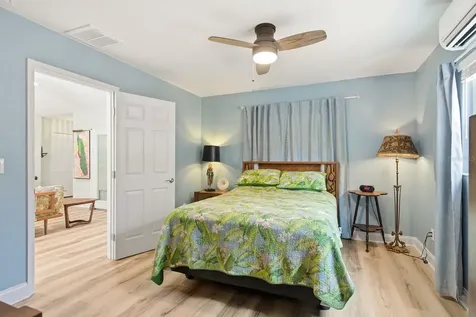 2221 Coronada Way S St Petersburg FL 33712