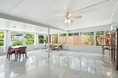 2221 Coronada Way S St Petersburg FL 33712