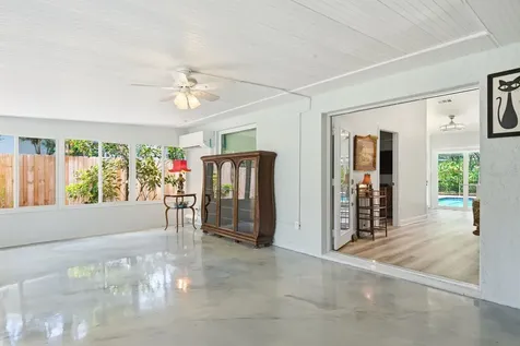 2221 Coronada Way S St Petersburg FL 33712