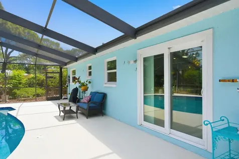 2221 Coronada Way S St Petersburg FL 33712