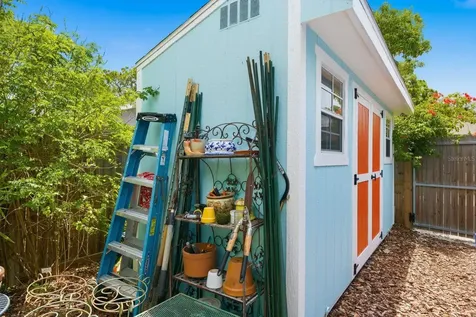 2221 Coronada Way S St Petersburg FL 33712