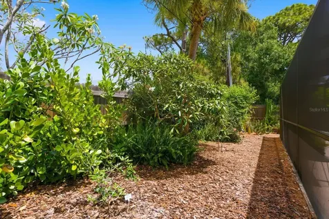 2221 Coronada Way S St Petersburg FL 33712