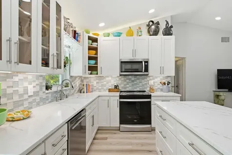2221 Coronada Way S St Petersburg FL 33712