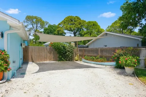 2221 Coronada Way S St Petersburg FL 33712