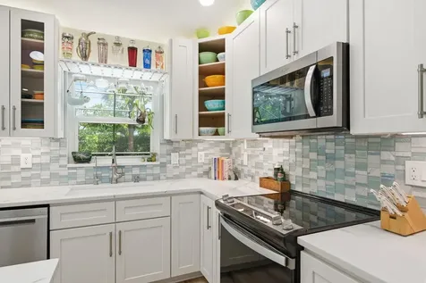 2221 Coronada Way S St Petersburg FL 33712
