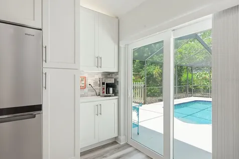 2221 Coronada Way S St Petersburg FL 33712