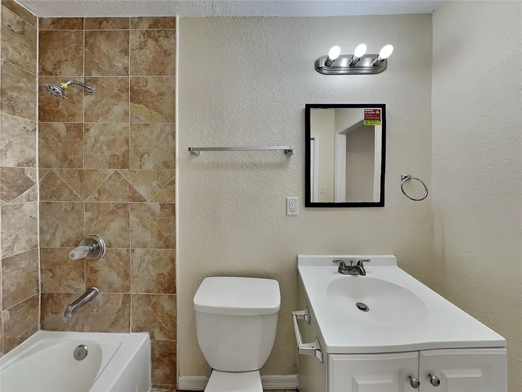1385 Dean Street Mulberry FL 33860