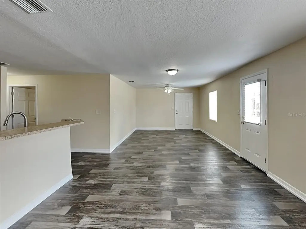 1385 Dean Street Mulberry FL 33860