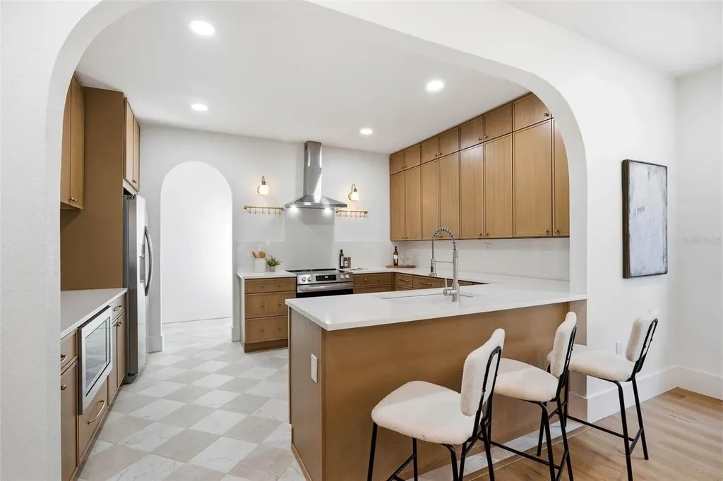 2507 N Ridgewood Avenue Tampa FL 33602