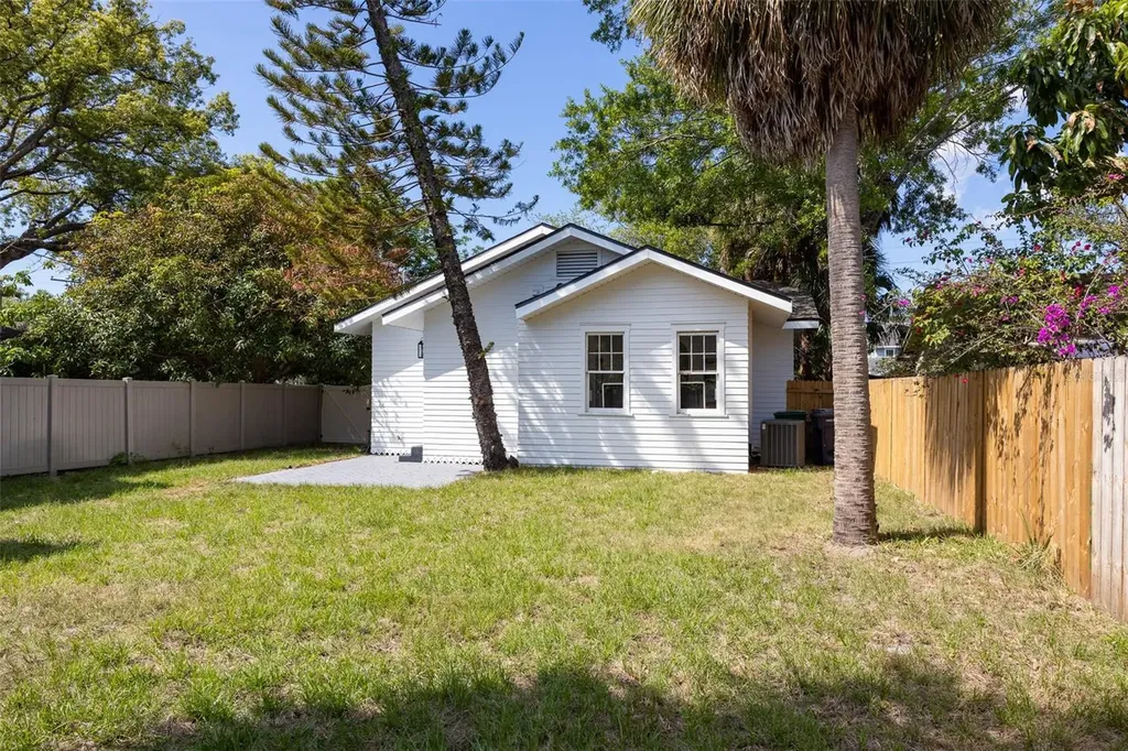 2507 N Ridgewood Avenue Tampa FL 33602