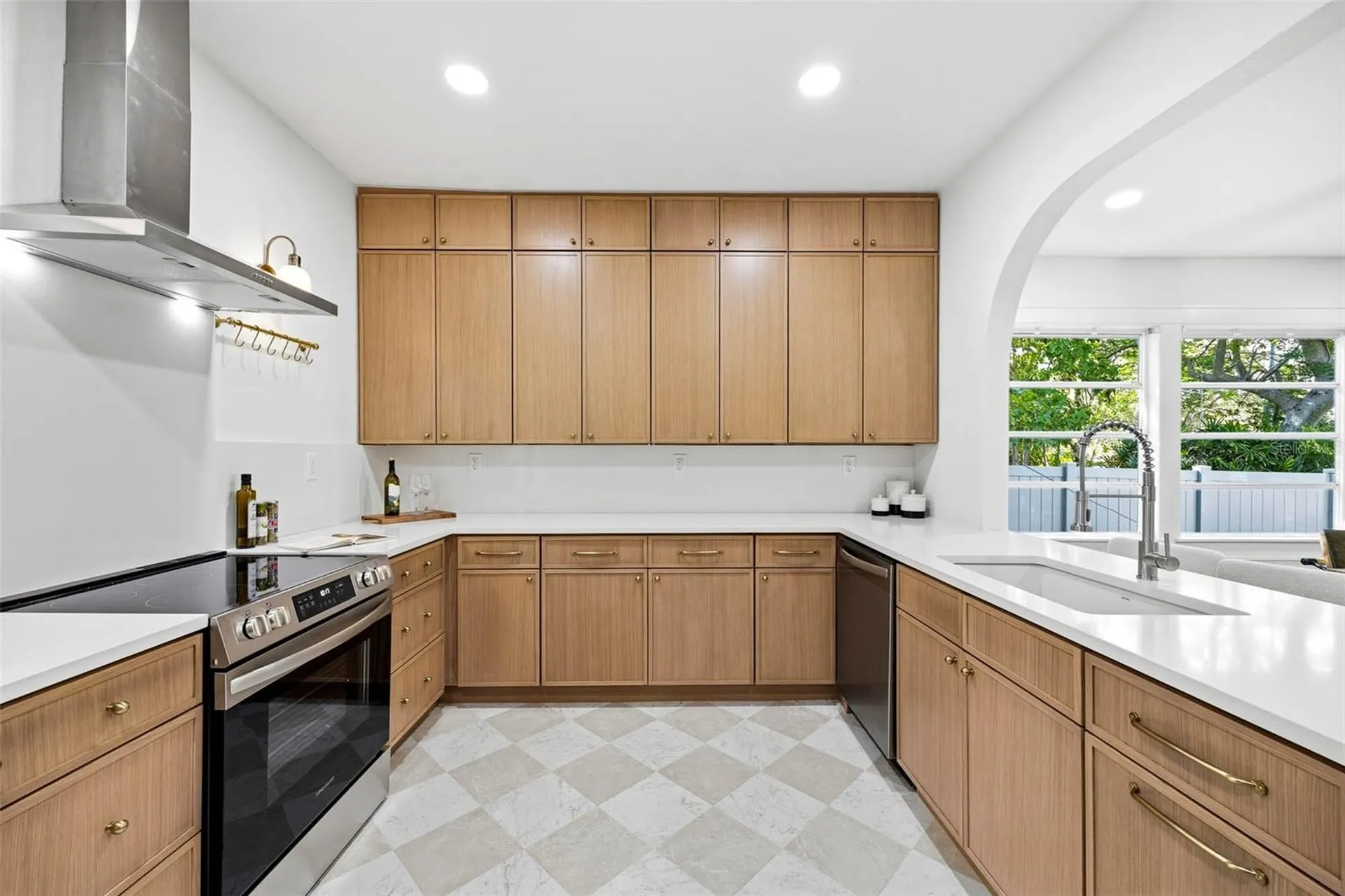2507 N Ridgewood Avenue Tampa FL 33602