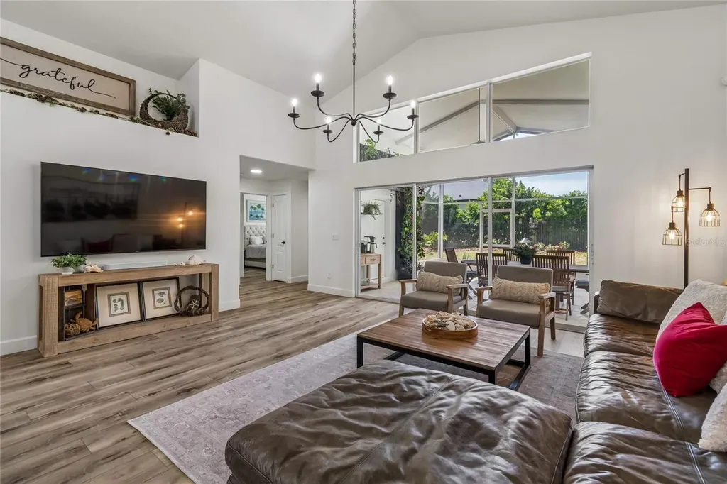 6128 Whimbrelwood Drive Lithia FL 33547