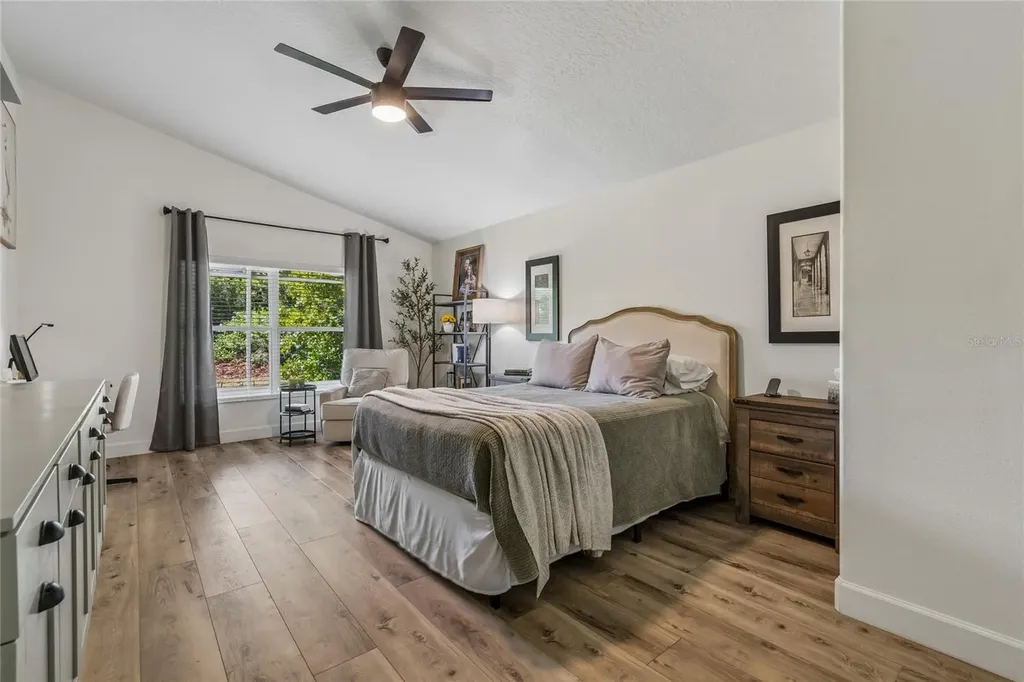 6128 Whimbrelwood Drive Lithia FL 33547
