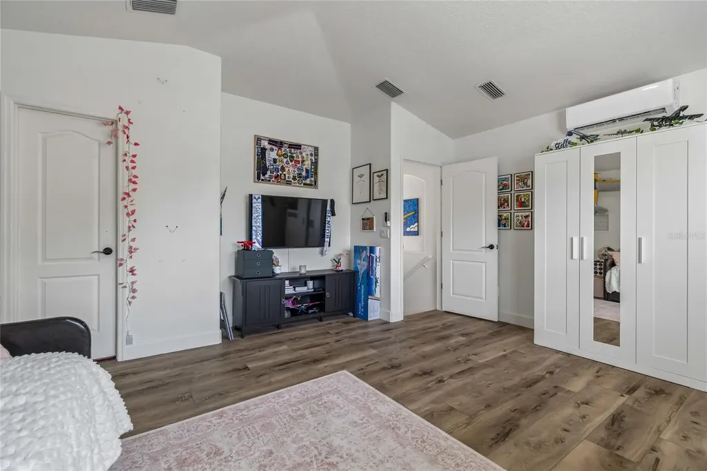 6128 Whimbrelwood Drive Lithia FL 33547