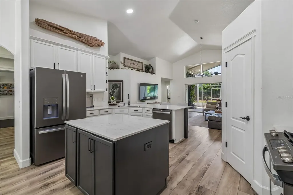 6128 Whimbrelwood Drive Lithia FL 33547