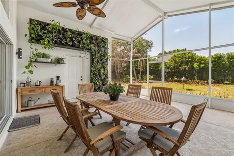 6128 Whimbrelwood Drive Lithia FL 33547