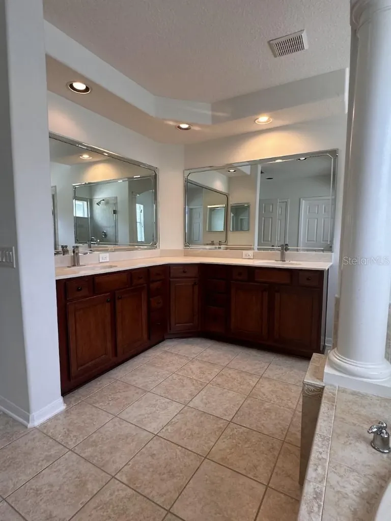 11107 Green Park Circle Tampa FL 33626