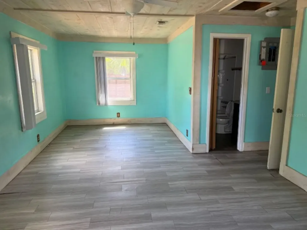 3189 Cr 419 Lake Panasoffkee FL 33538