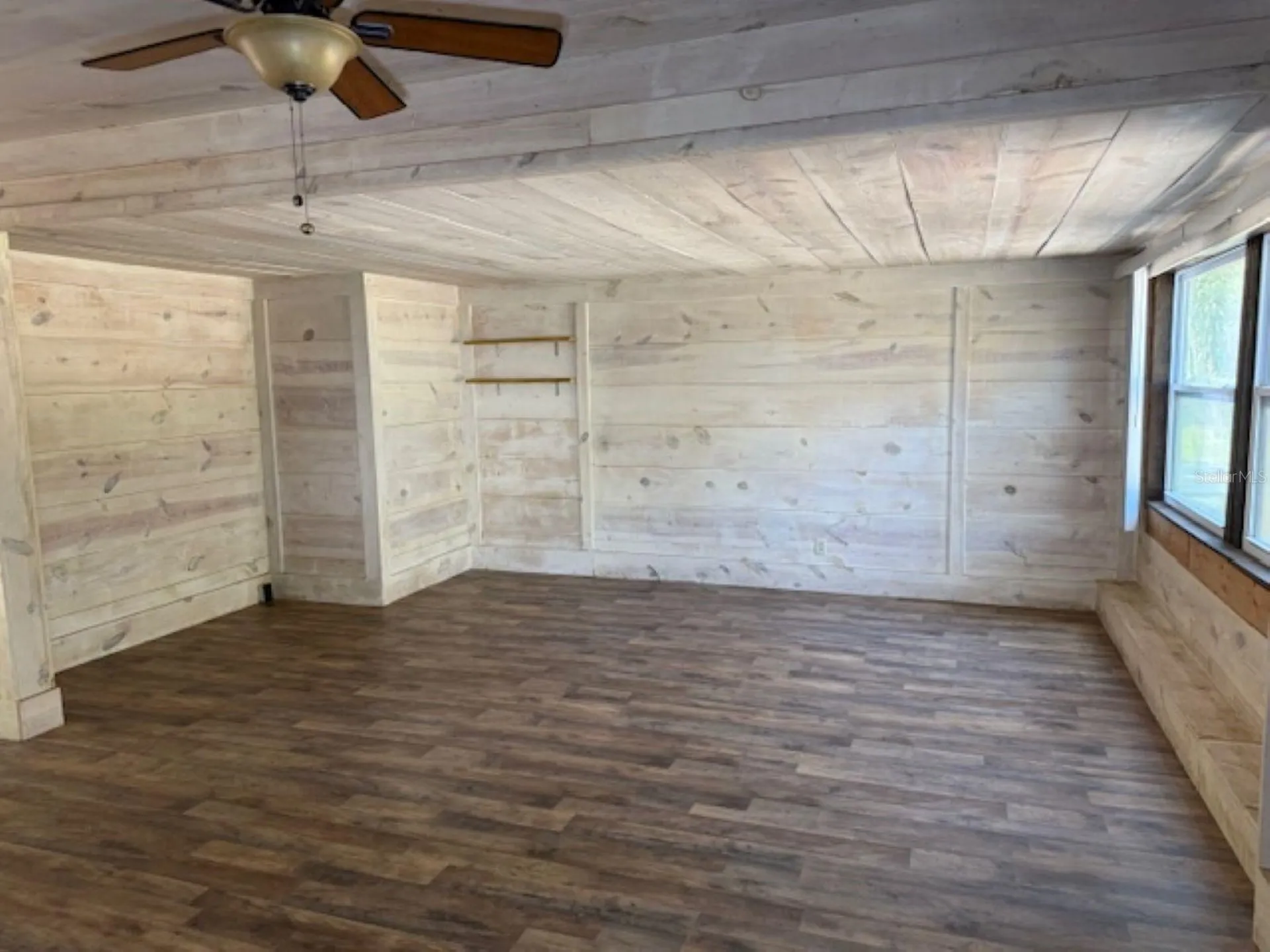 3189 Cr 419 Lake Panasoffkee FL 33538