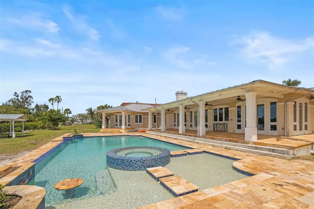 1721 Gulf Road Tarpon Springs FL 34689