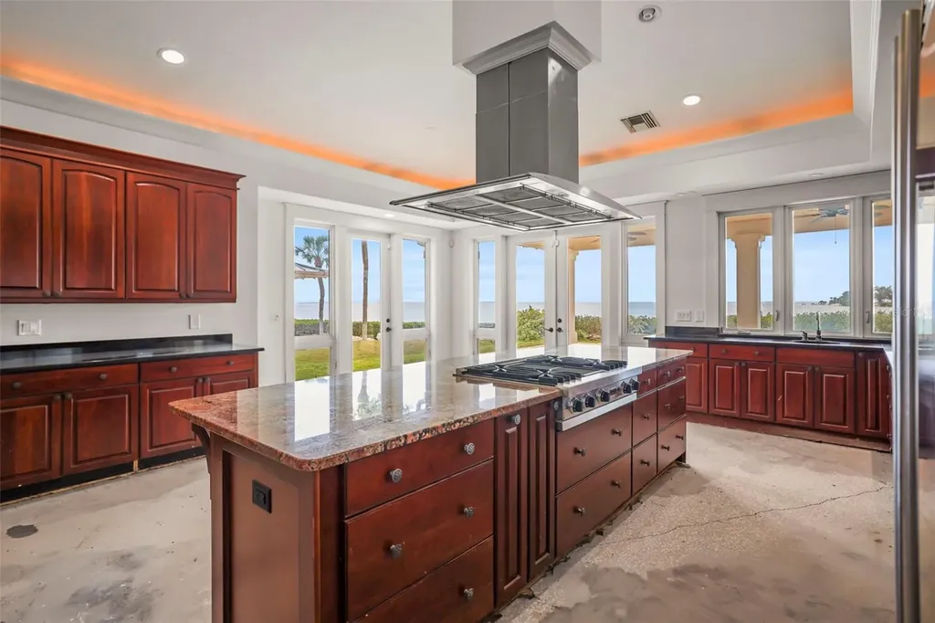 1721 Gulf Road Tarpon Springs FL 34689