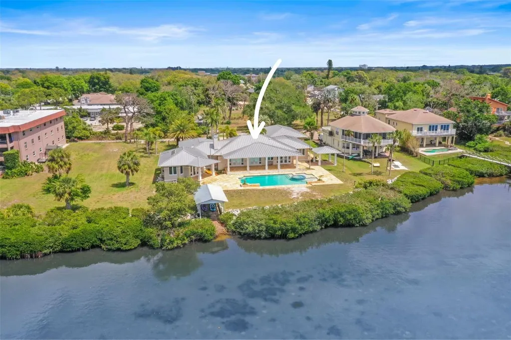 1721 Gulf Road Tarpon Springs FL 34689