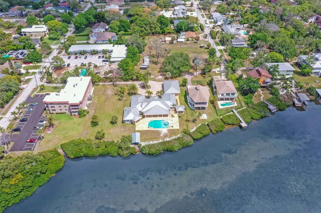 1721 Gulf Road Tarpon Springs FL 34689