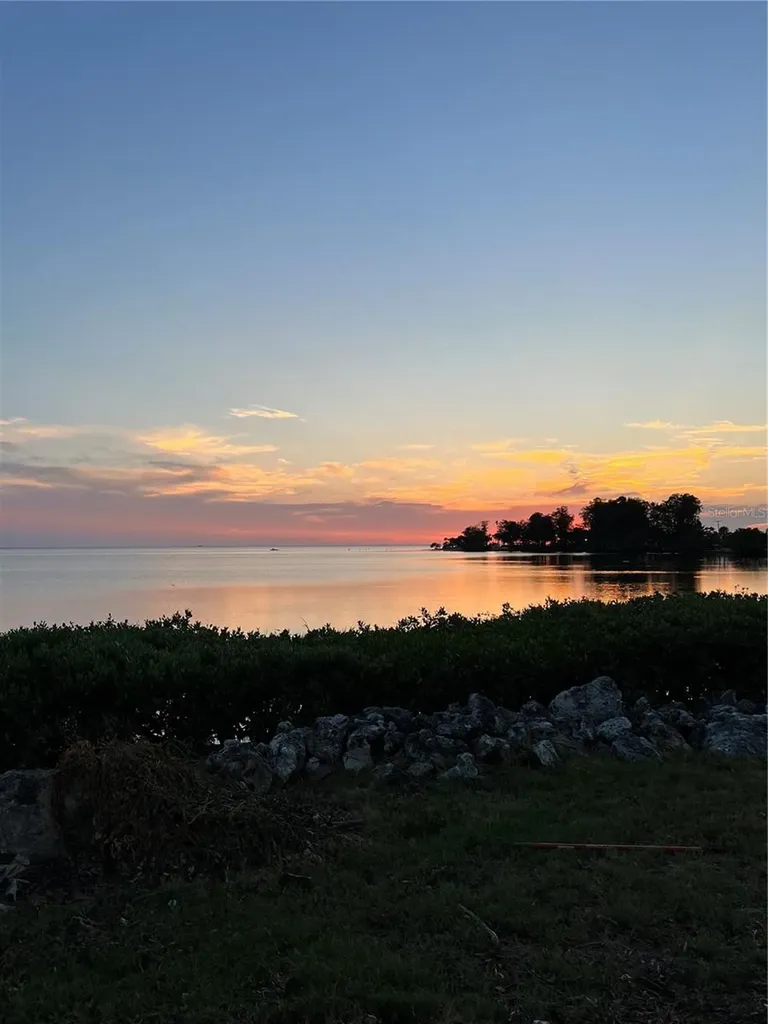 1721 Gulf Road Tarpon Springs FL 34689