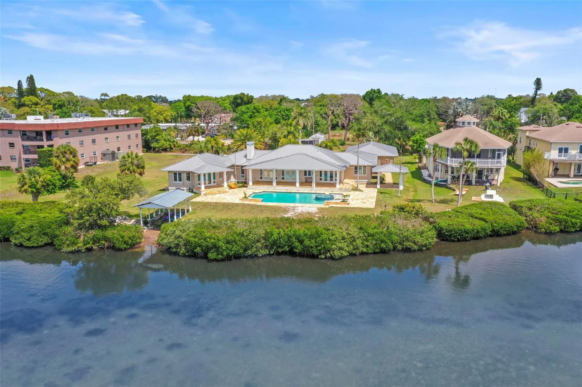 1721 Gulf Road Tarpon Springs FL 34689