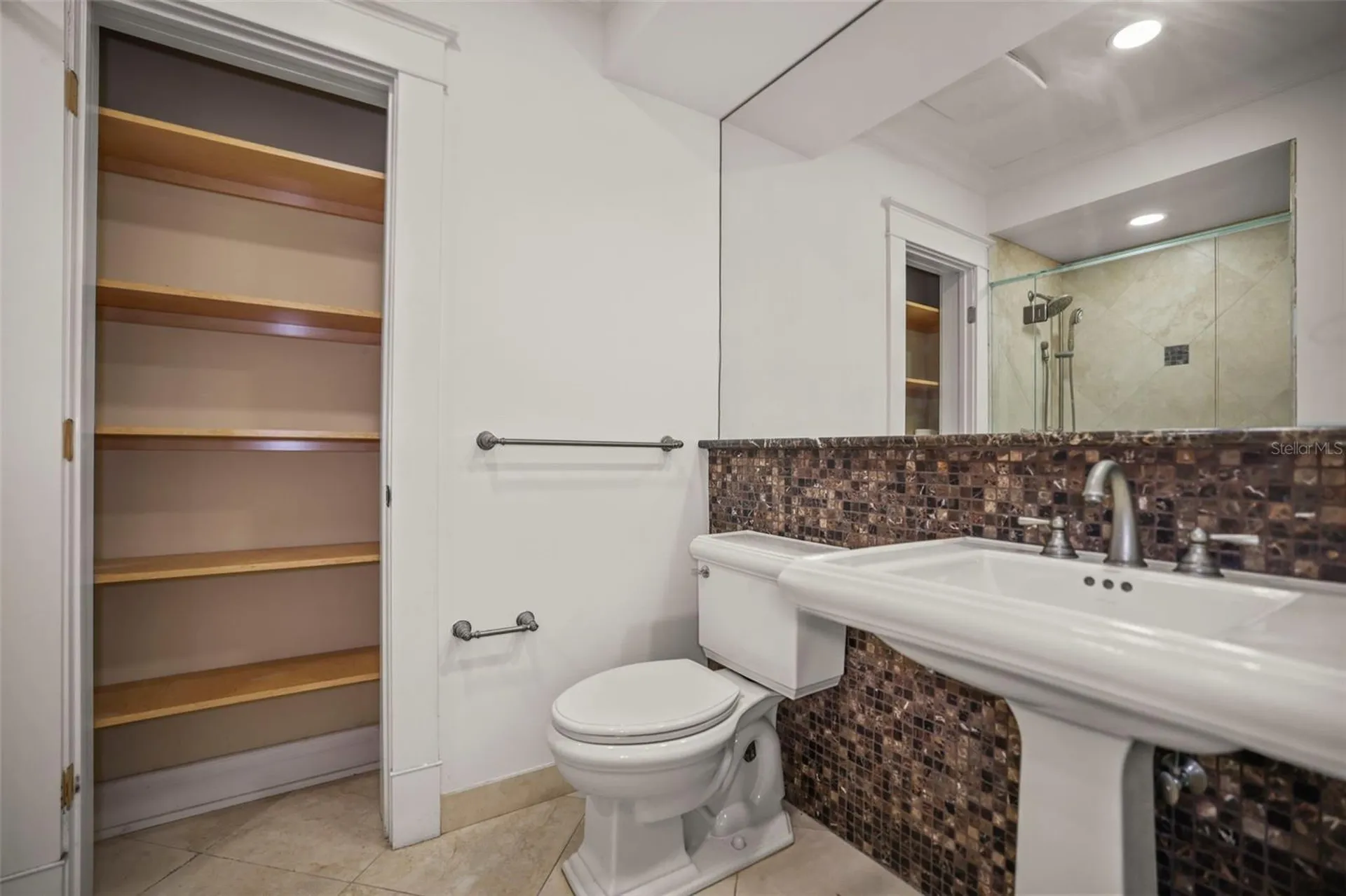 1721 Gulf Road Tarpon Springs FL 34689