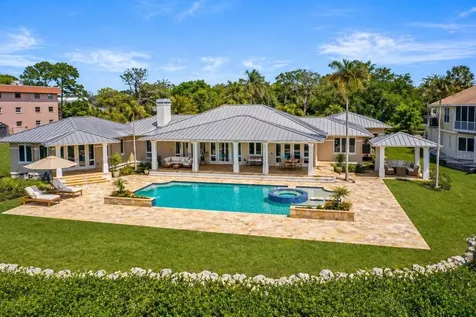 1721 Gulf Road Tarpon Springs FL 34689