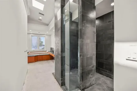 1721 Gulf Road Tarpon Springs FL 34689