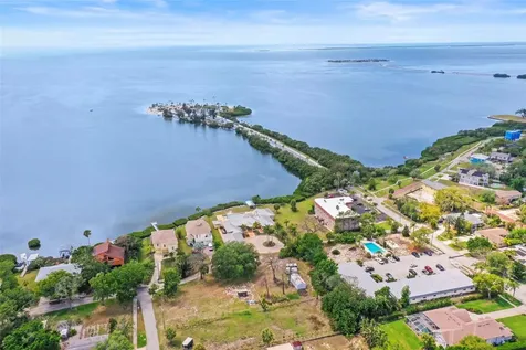 1721 Gulf Road Tarpon Springs FL 34689