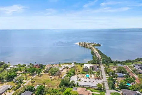 1721 Gulf Road Tarpon Springs FL 34689