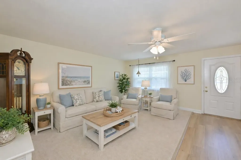 2202 Clubhouse Drive Sun City Center FL 33573