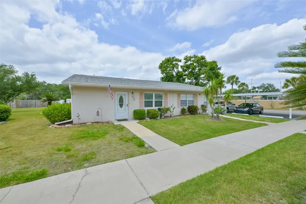 2202 Clubhouse Drive Sun City Center FL 33573