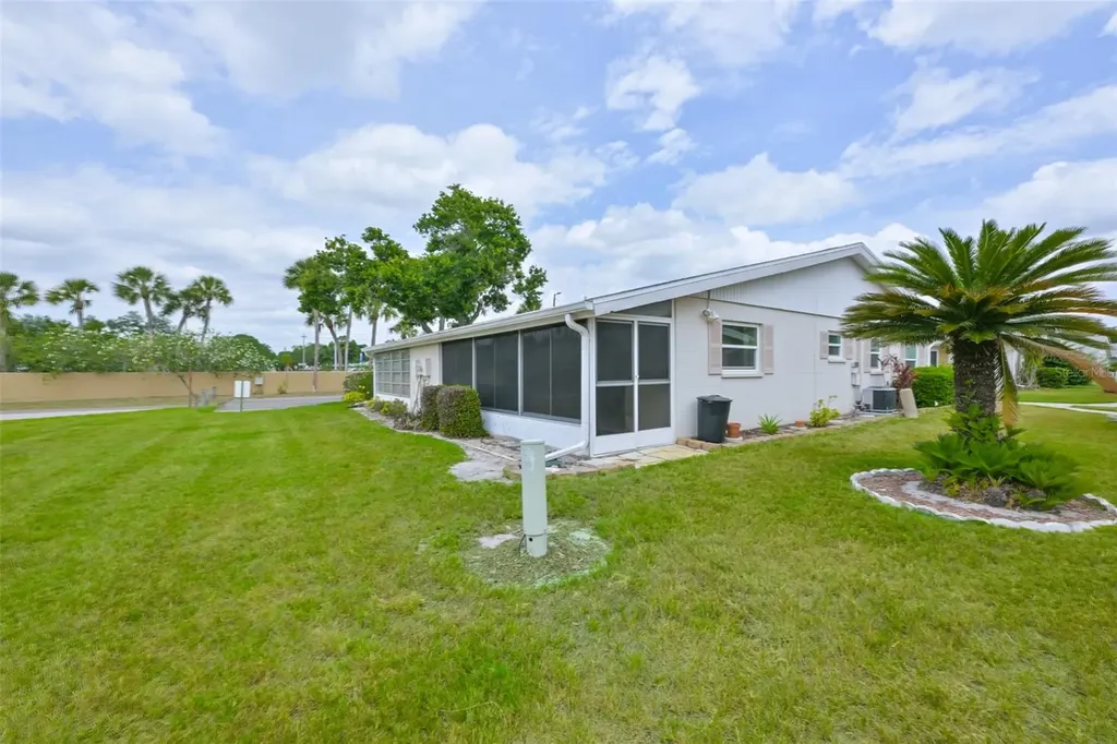 2202 Clubhouse Drive Sun City Center FL 33573