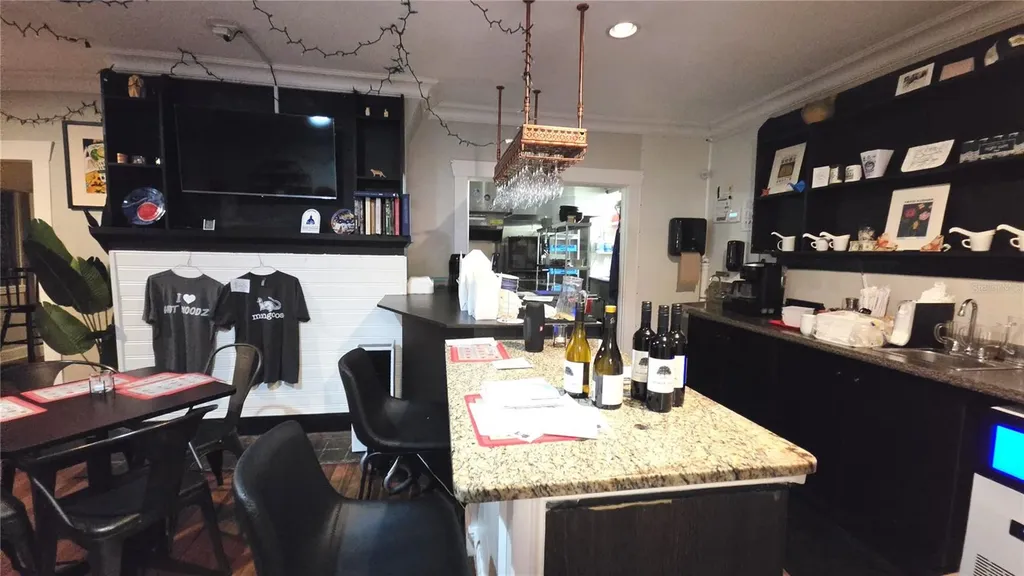 208 W Howry Avenue Deland FL 32720