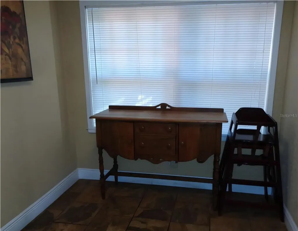 208 W Howry Avenue Deland FL 32720