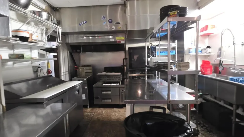 208 W Howry Avenue Deland FL 32720