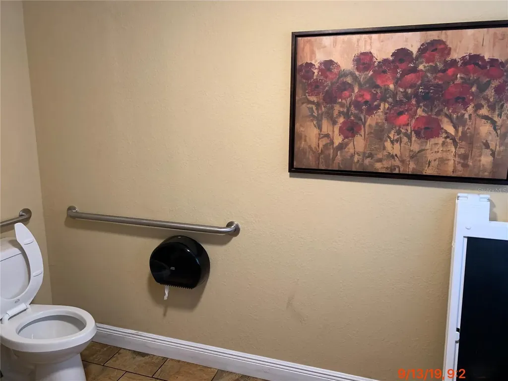 208 W Howry Avenue Deland FL 32720