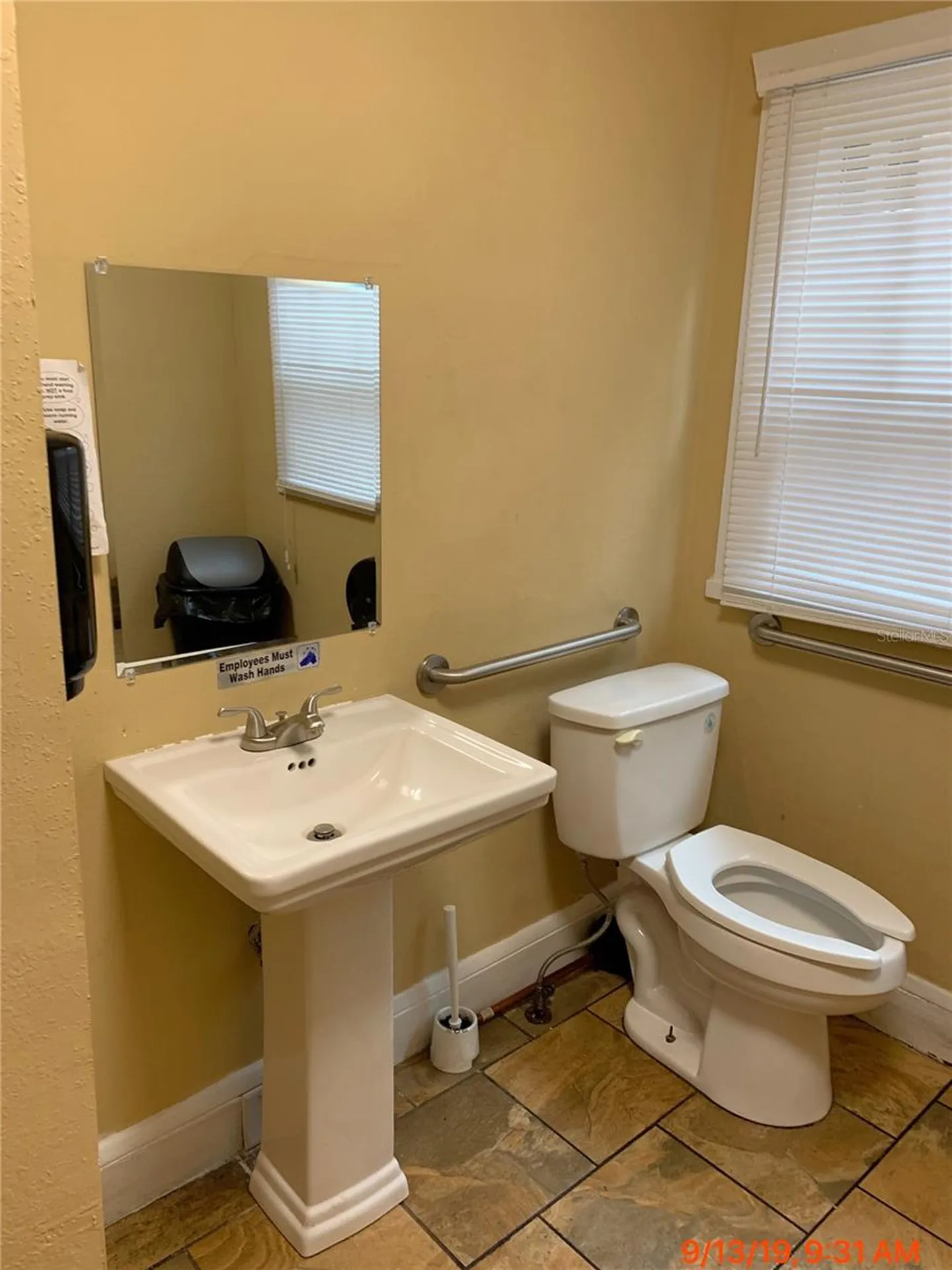 208 W Howry Avenue Deland FL 32720