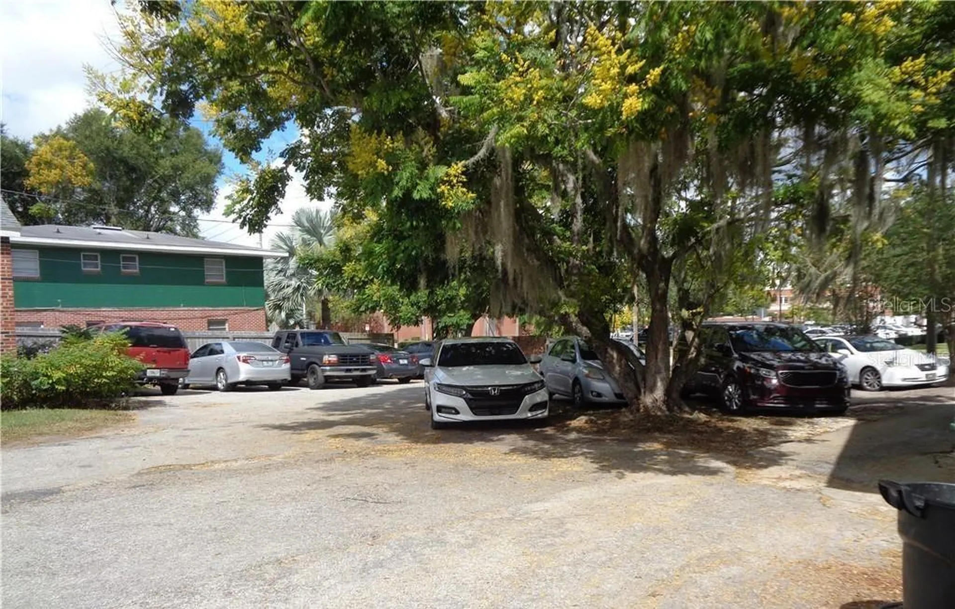 208 W Howry Avenue Deland FL 32720